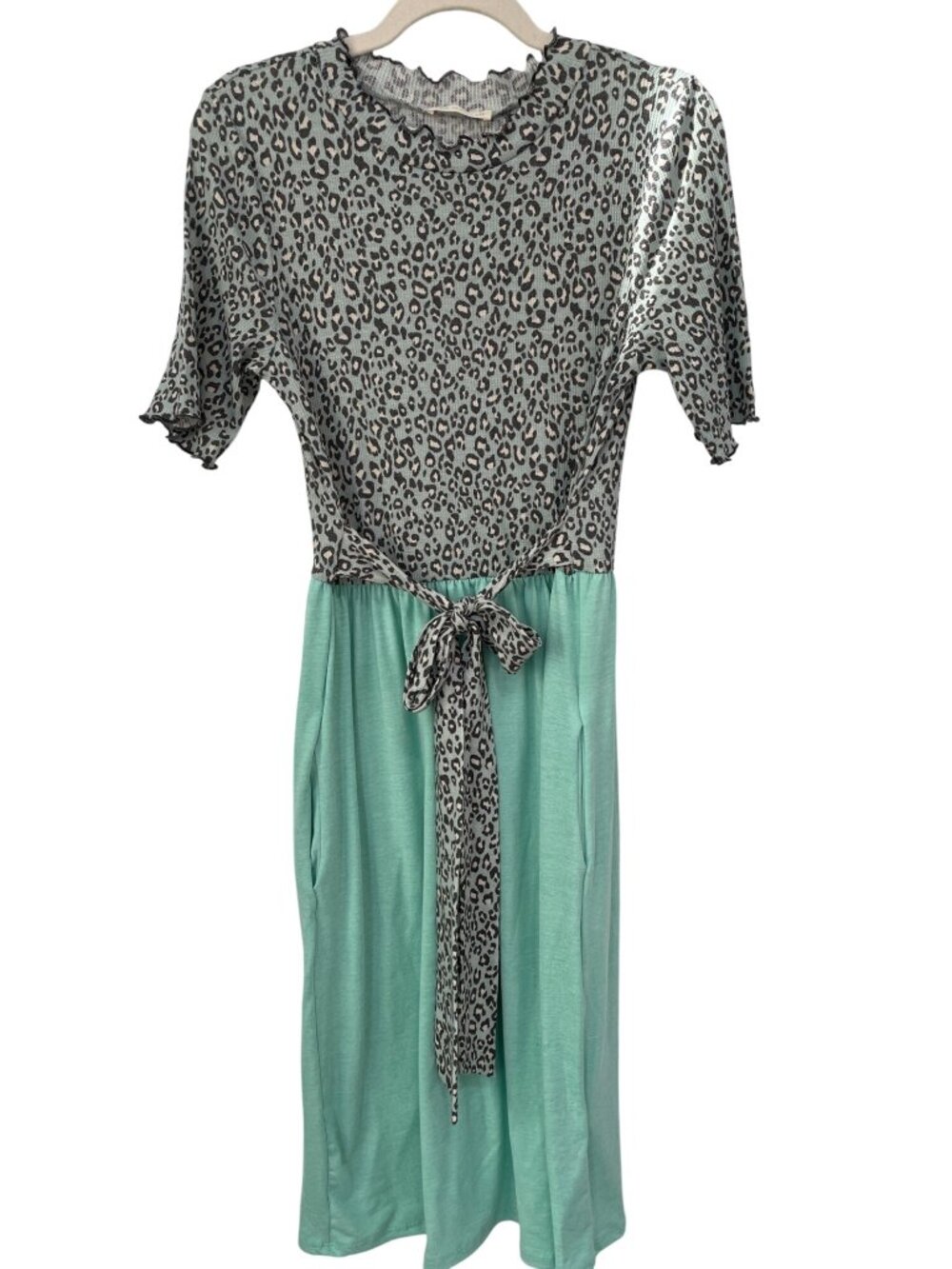 REB in J 220 Dress Large Leopard Tie Waist Knee Length Green Animal Print Party